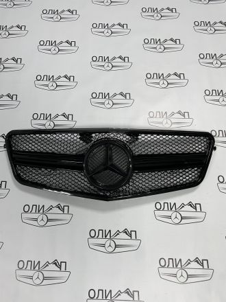 Решетка радиатора AMG W212  черная